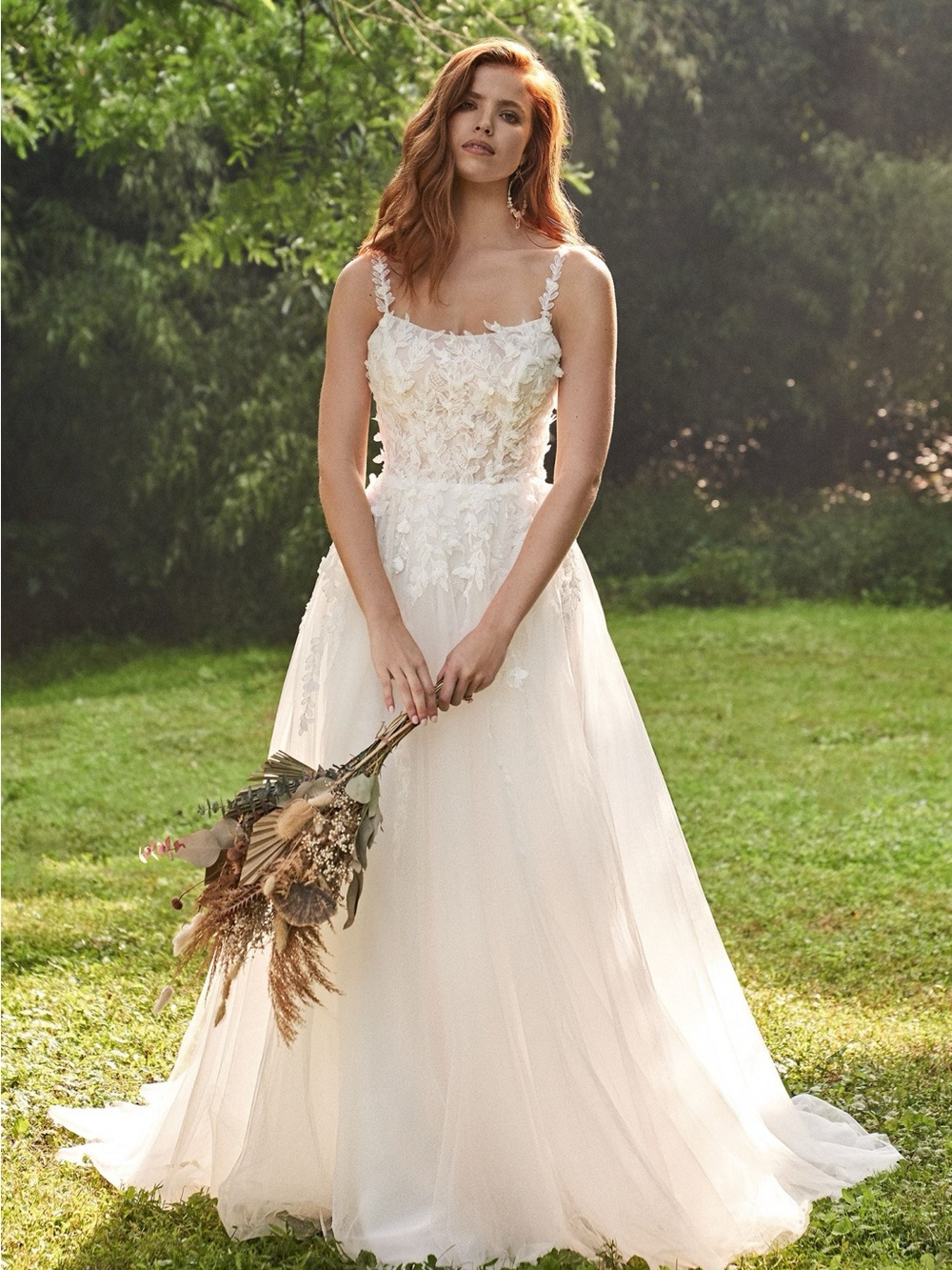 Romantic White Floral Appliqué Bridal A-Line Dress